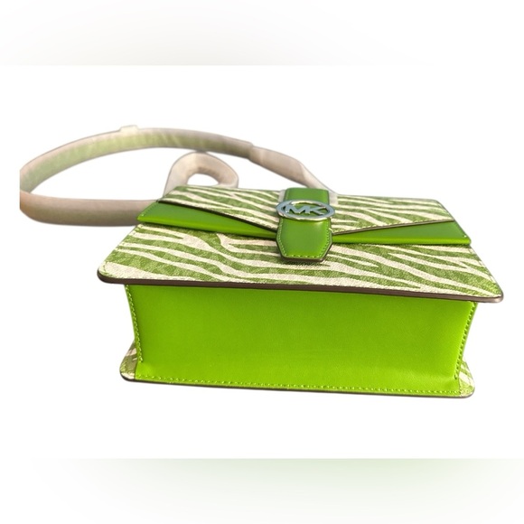 ✨ NEW MICHEAL KORS GREENWICH JUNGLE CROSSBODY NWT! - Picture 3 of 15